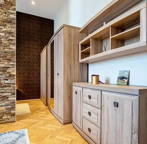 Westend Apartmán *